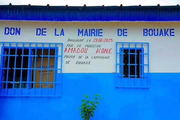 LA MAIRIE DE BOUAKE CONSTRUIT ET EQUIPE LE CENTRE DE SANTE DE GOLIKRO